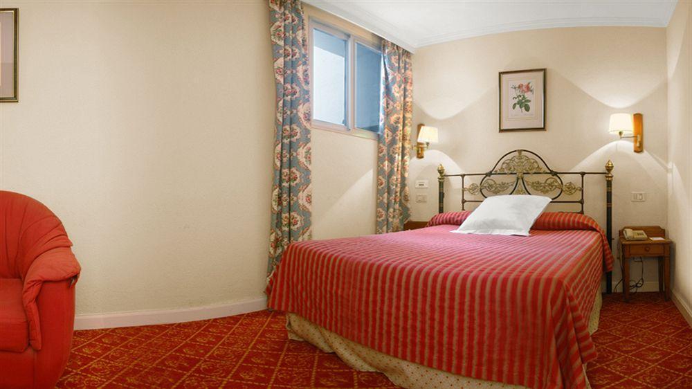 Sercotel Las Casas De Los Mercaderes Севилья Экстерьер фото